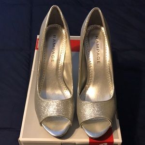 Sparkling silver pumps